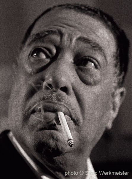 39-SW-Duke_mit_Zigarette